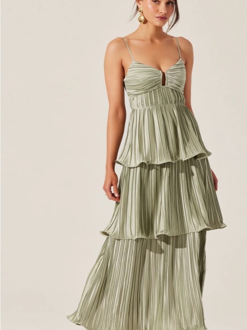 ASTR THE LABEL Pleated Tiered Maxi Dress